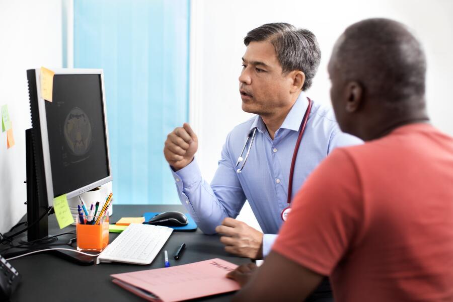doctor_and_patient_discuss_findings_2