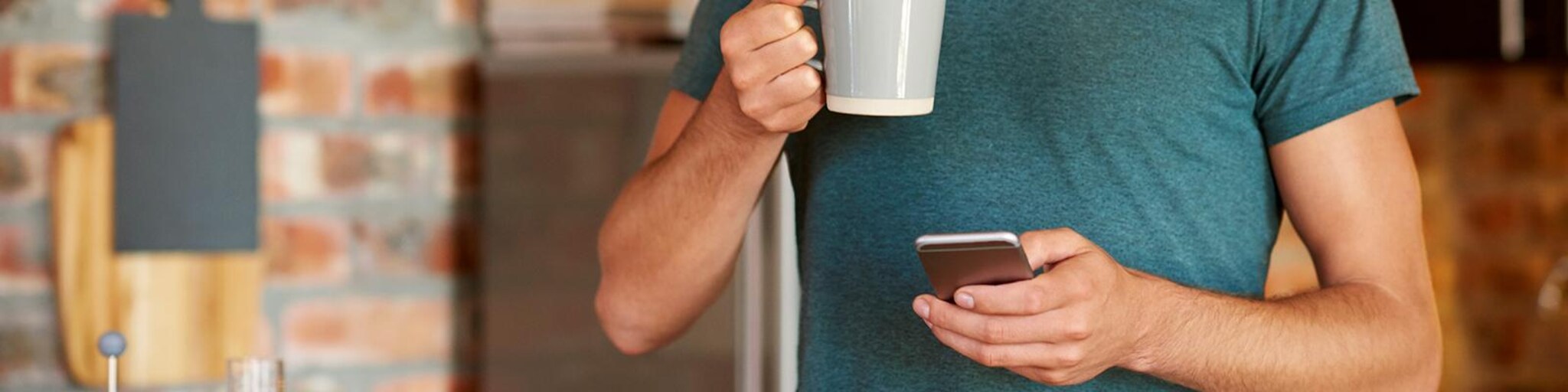 Kaffee und Smartphone