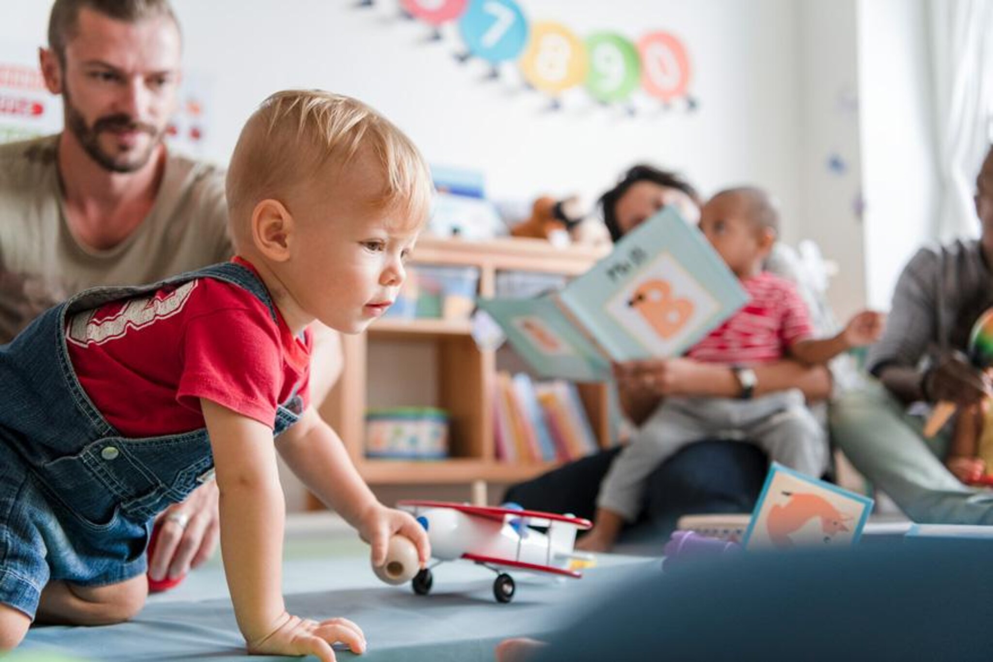 Kinder-und-erzieher